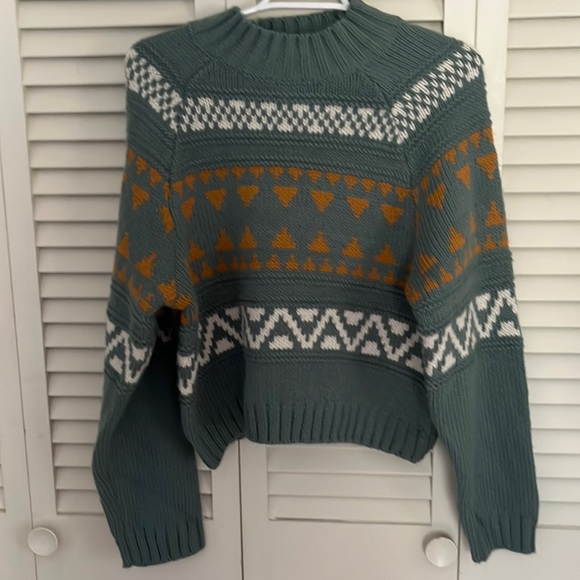 Universal Thread Sweaters - Universal Threads Crochet Turtle Neck | Size Small | Like New Condition